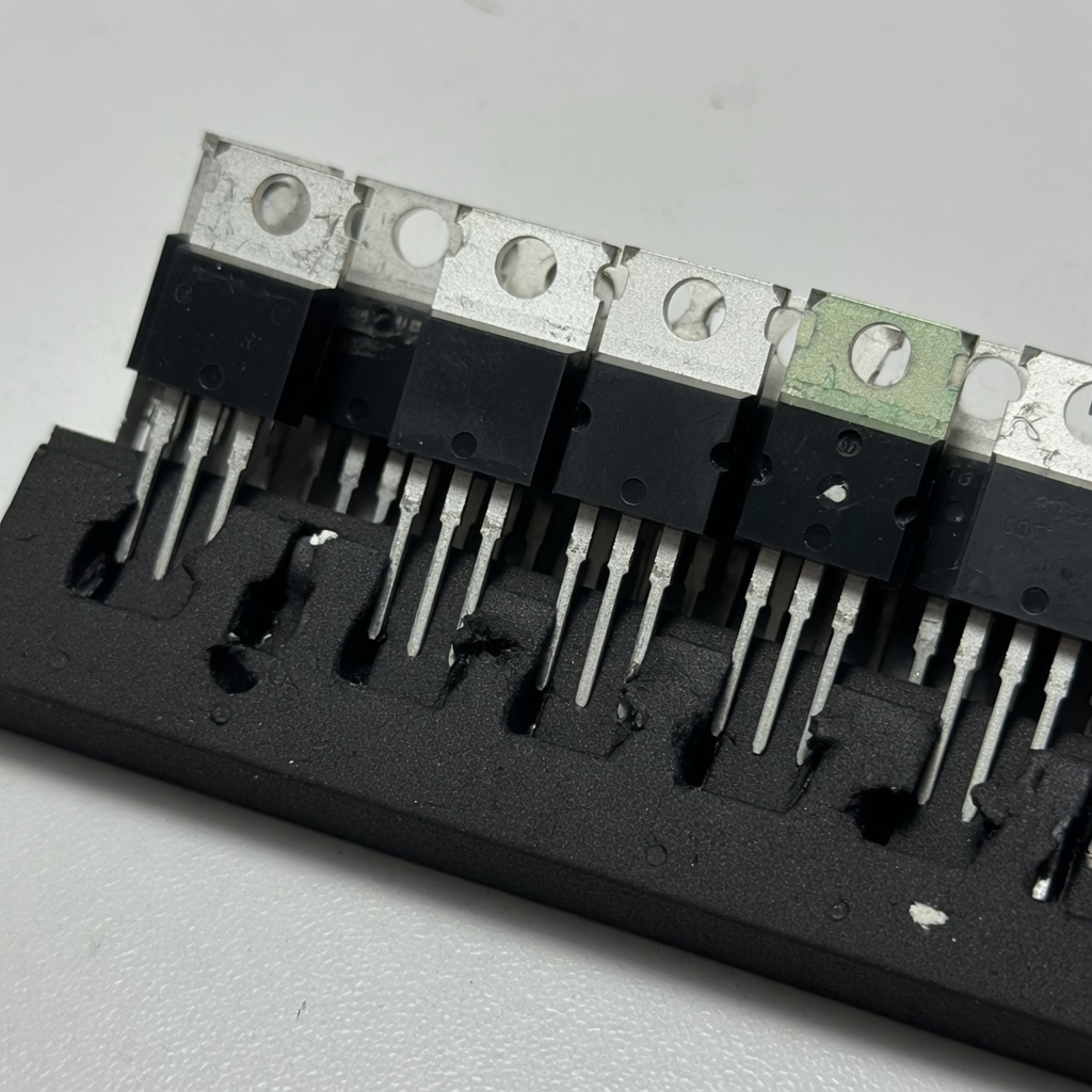 IRF540N N沟道 MOSFET（10只）